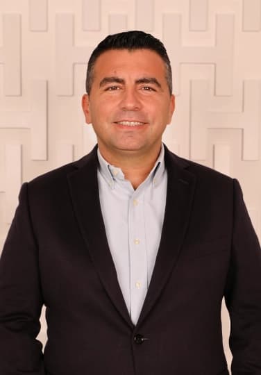 ONUR OĞUZ portre fotoğrafı