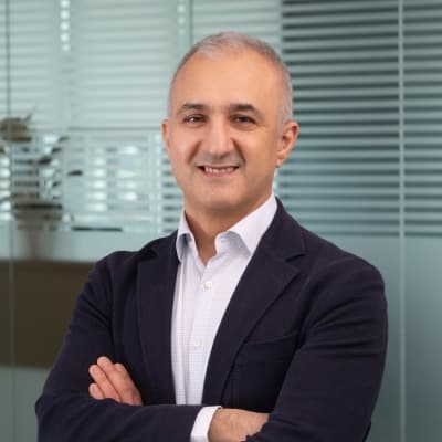 YÜKSEL DİBEKOĞLU portre fotoğrafı